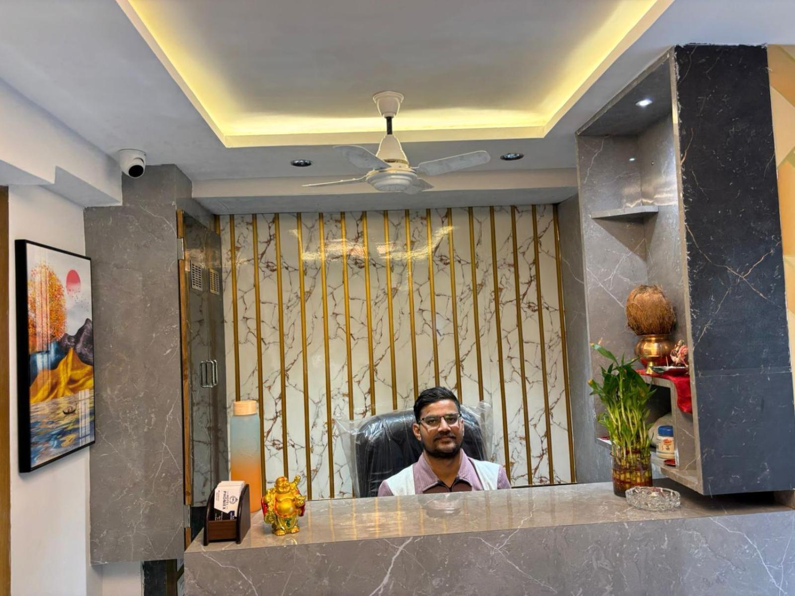 Hotel Phoniex Ahmedabad Exterior photo